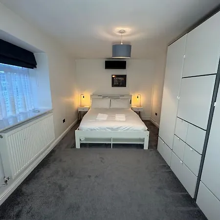 Nyaraló Spacious Open-plan Modern House With Garden And Parking Bristol