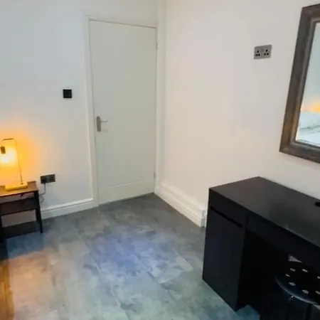Nyaraló Spacious Open-plan Modern House With Garden And Parking Bristol