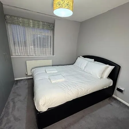 Spacious Open-plan Modern House With Garden And Parking * Bristol